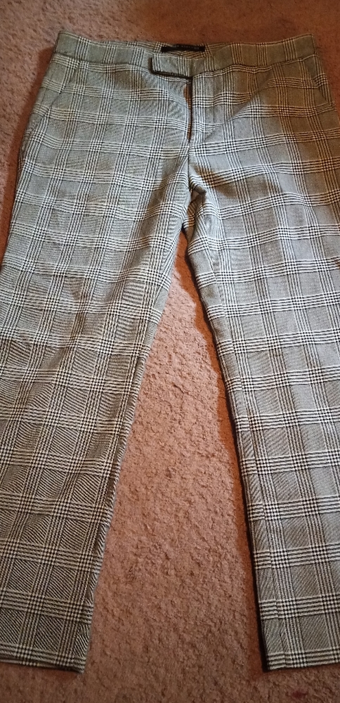 Zara Plaid cropped trousers Size 8 Never worn